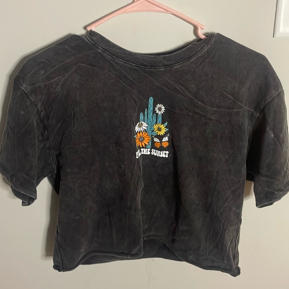 Xs , ashy black